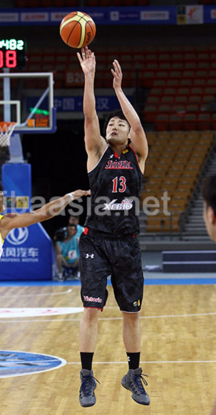 Japan's Daiki Tanaka takes three-pointer in their game against India. Photo from fibaasia.net