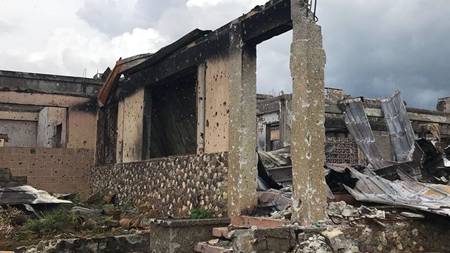 Foto menunjukkan rumah leluhur Marawi sebelum dan sesudah bentrokan