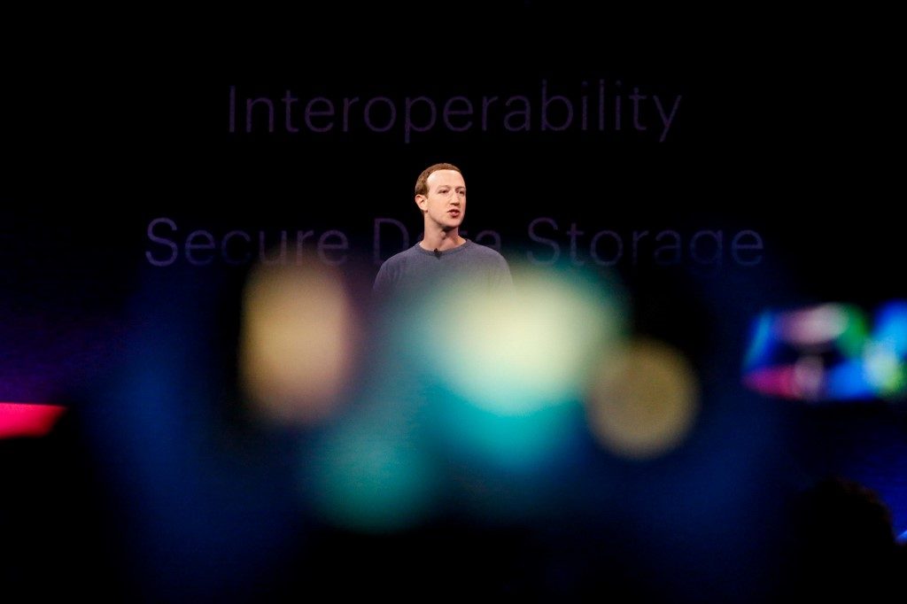 Zuckerberg says new Facebook panel can overrule him