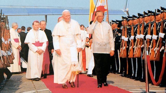 LAST VISIT. President Fidel Ramos meets Pope John Paul II at the Villamor airbase in 1995. Photo by Noli Yamsuan