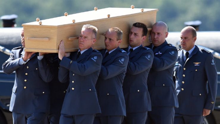 More MH17 bodies arrive in Netherlands