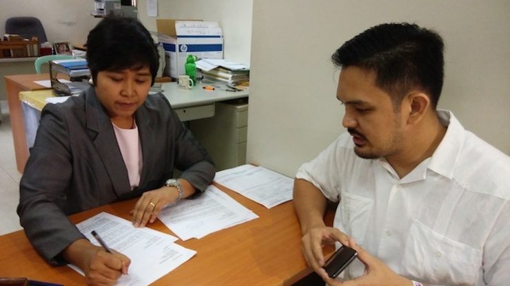 STATUS. Former Manila Councilor Greco Belgica files a letter before the Ombudsman to follow up on the status of the DAP probe. Photo from Greco Belgica