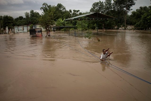 Dua warga hilang saat Bone dilanda bencana banjir bah