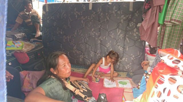 Keluarga relokasi dari Pasar Ikan, Penjaringan, yang menolak dipindahkan ke rusun dan memilih tinggal di perahu. LBH Jakarta/Alldo Felix Januardy 