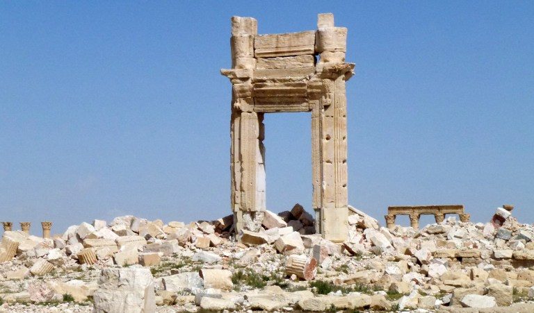 Syria troops press advance after blow to ISIS in Palmyra