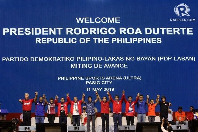 FINAL PUSH. President Rodrigo Duterte attends the miting de avance of PDP-Laban's own and guest senatorial candidates. MalacaÃ±ang Photo 