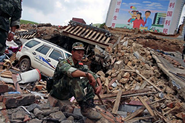 China earthquake death toll passes 400
