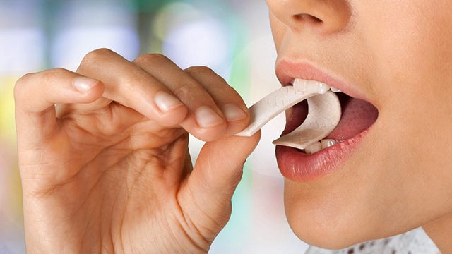 Walk and chew gum, it may keep you thin – study