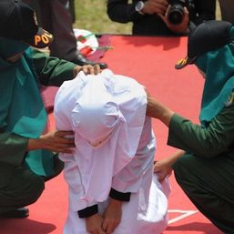 Hukuman cambuk di Aceh: Salah pemerintah atau korban?
