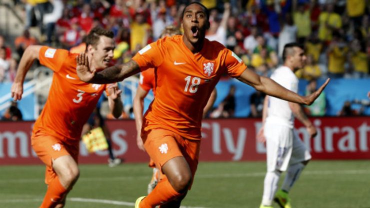 World Cup: Netherlands beats Chile 2-0 to secure Group B top spot