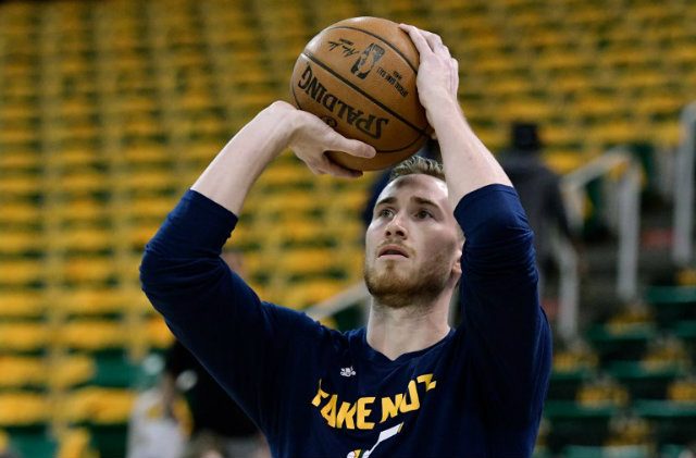 All-Star Hayward agrees to sign with Celtics