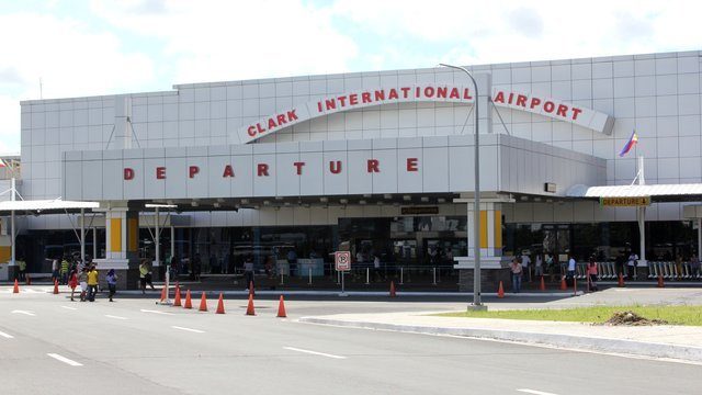 Clark airport earnings hit P1 billion for first time in 2018