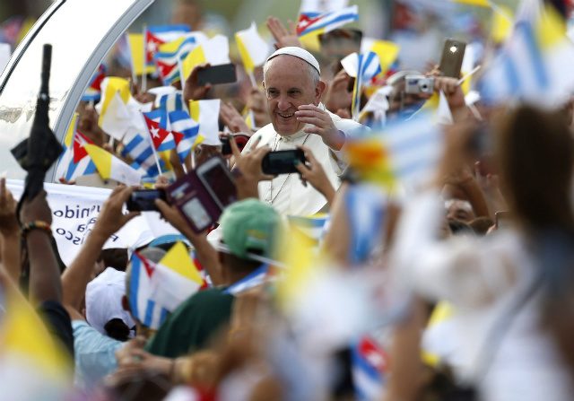 Pope calls on Cubans to ‘serve’ without ideology