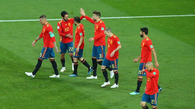 LOLOS. Meski menuai hasil seri saat melawan Maroko, Spanyol memastikan diri melaju ke babak 16 besar sebagai juara grup B. Foto dari FIFA.com 