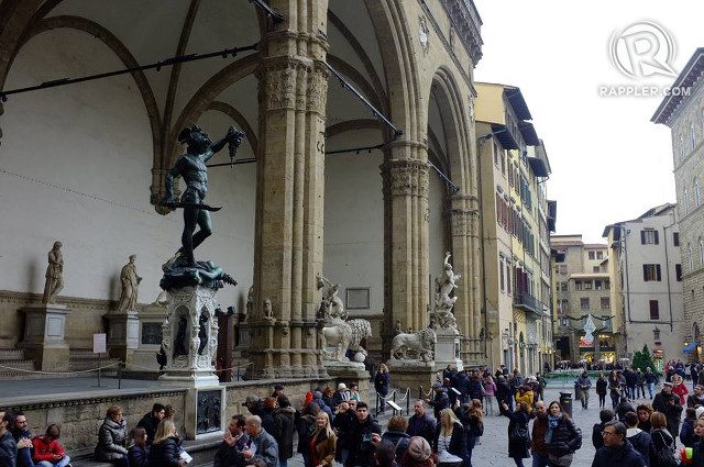 OPEN-AIR ART. Admire Renaissance sculptures in Piazza di Signoria  