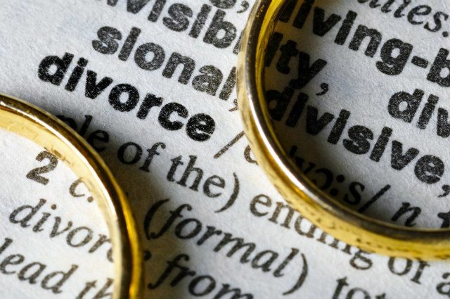 Divorce bill hurdles House committee level