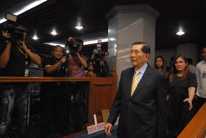 Bad news for Binay: Enrile wants to stay out of 2016?