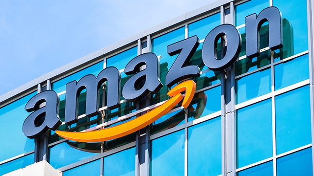 Amazon boosts pay, recruitment as coronavirus triggers demand