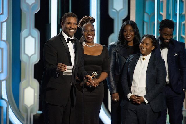 Denzel Washington mendapatkan penghargaan khusus ‘Cecil B. DeMille Awards’ dalam Golden Globes 2016