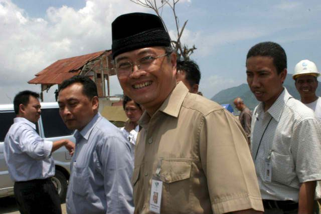 INDONESIAN COUNTERPART. Kuntoro Mangkusubroto successfully led the rehabilitation of Aceh and Nias after the Indian Ocean tsunami in 2004. Can the Philippines build back better, too, under Lacson? File photo by Nani Efrida/EPA
