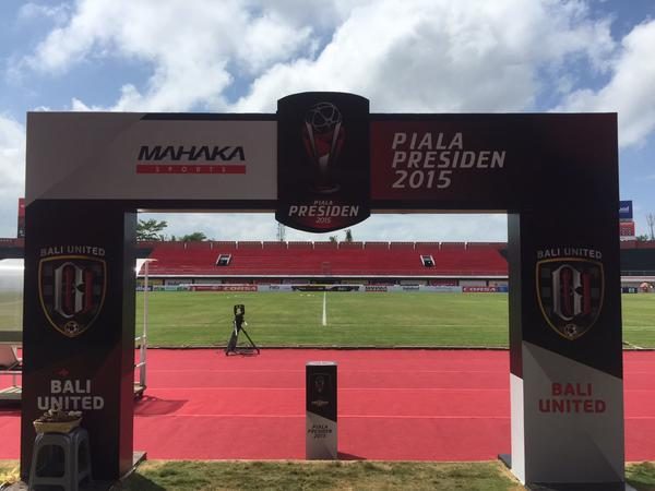 Bersiap untuk Pembukaan Piala Presiden 30 Agustus 2015 di Stadion Dipta Gianyar, Denpasar, Bali. Foto dari Twitter/@pialapresidenID 