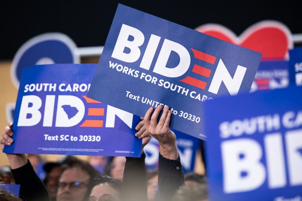 Biden mengandalkan kemenangan pendahuluan di Carolina Selatan untuk menghidupkan kembali harapan