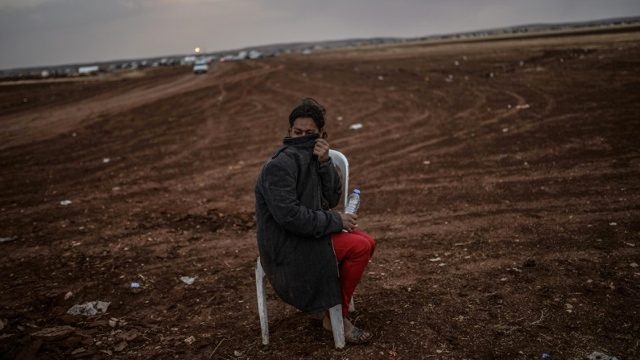 EU says Turkey must keep border open to Syrian refugees