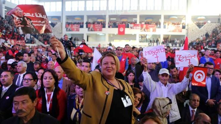 Tunisia votes in landmark presidential election