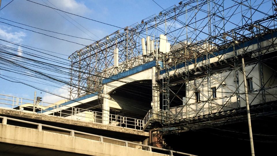 Now 11 trains: MRT3 inches to 300,000 riders daily
