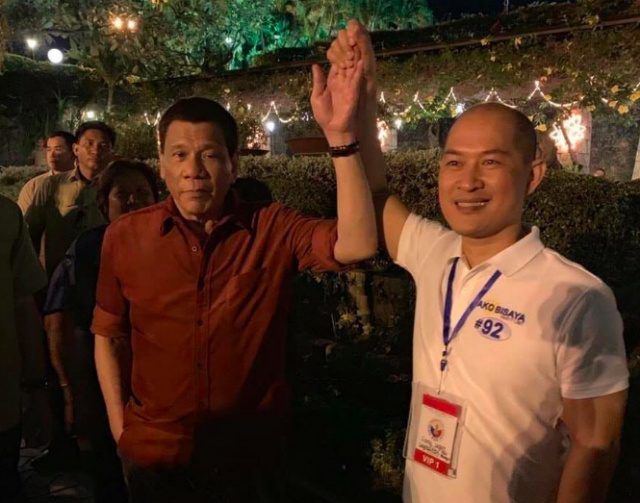 AKO BISAYA. Ako Bisaya's first nominee with President Rodrigo Duterte. Photo from Sonny Lagon's FB page 