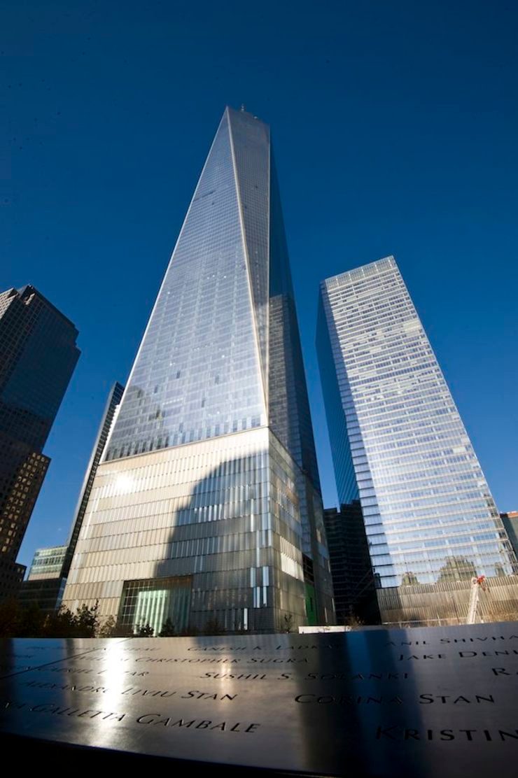 One World Trade Center fills hole in Manhattan skyline