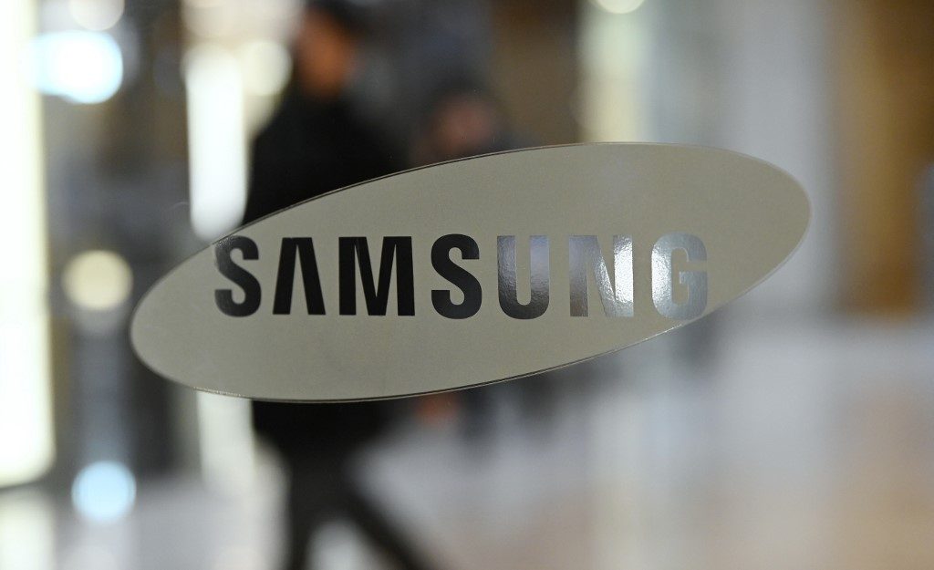 Samsung Electronics profit slips on virus, more falls forecast