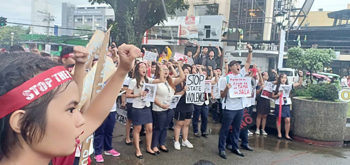 'STOP STATE VIOLENCE'. Ateneo de Naga University students and professors march from ADNU to Quince Martires Plaza in Naga City, Camarines Sur, on the 46th anniversary of Martial Law, September 21, 2018. Photo by Abegail Kyla Bilan/Rappler 