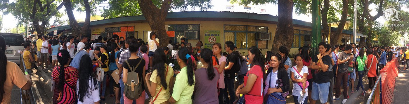 REGISTRATION TURNOUT. The long lines outside the Comelec-QC district offices.