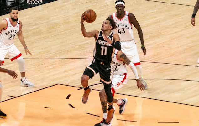 Trae Young erupts for 42 points in loss to Raptors