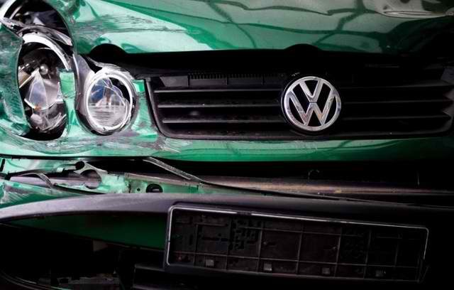 Germany orders VW to set timetable on meeting pollution standards