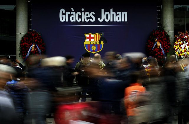 WATCH: Barcelona pays tribute to Johan Cruyff