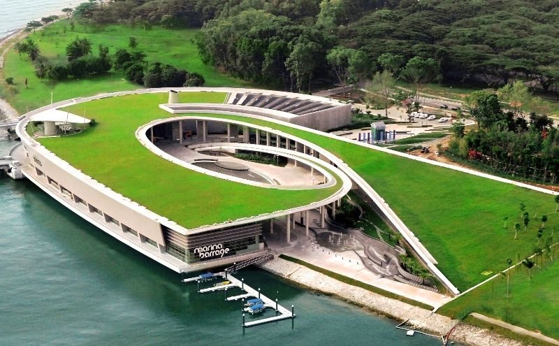 3-IN-1 RESERVOIR. Singapore's Marina Barrage serves 3 purposes: to store and desalinate water, to alleviate flooding in low-lying areas in the city, and to offer a space for recreational activities like boating and kayaking. Image from skyrisegreenery 