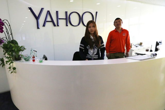 Yahoo shutting down China office