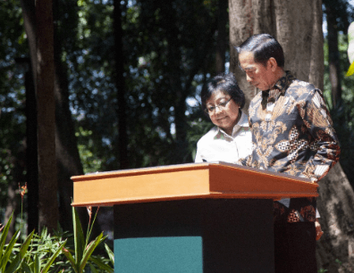Jokowi: “Jangan sampai hutan tidak memberikan apa-apa kepada rakyat”