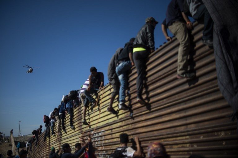 Trump says build U.S.-Mexico wall or he’ll seal border