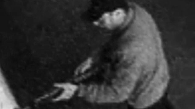 MUSEUM KILLING. This handout videograb taken from security footage and released on May 28, 2014 by the Belgian Federal Police on demand of Brussels' king prosecutor shows the suspected gunman who opened fire at the Jewish museum in Brussels. Photo Handout / Belgian Federal Police / AFP