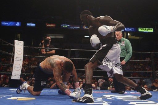 Wilder stops bloodied Arreola to retain WBC heavyweight title