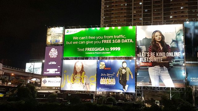 BIG SURPRISE. A huge billboard along EDSA revealed how motorists can subscribe to the GigaSurf service. Photo courtesy of Smart 