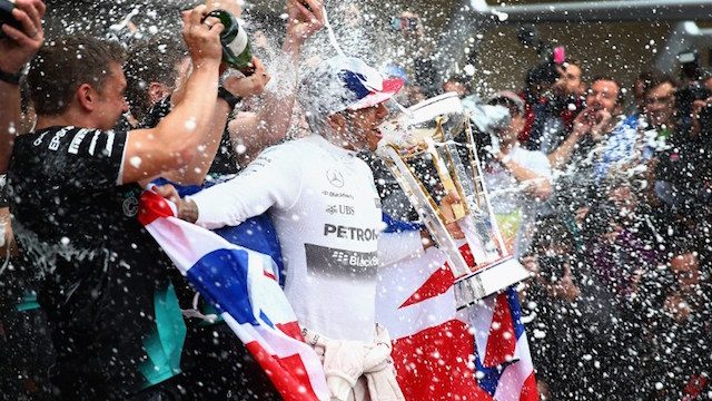 FOTO: Perayaan kemenangan Lewis Hamilton – ‘I can’t believe it!’