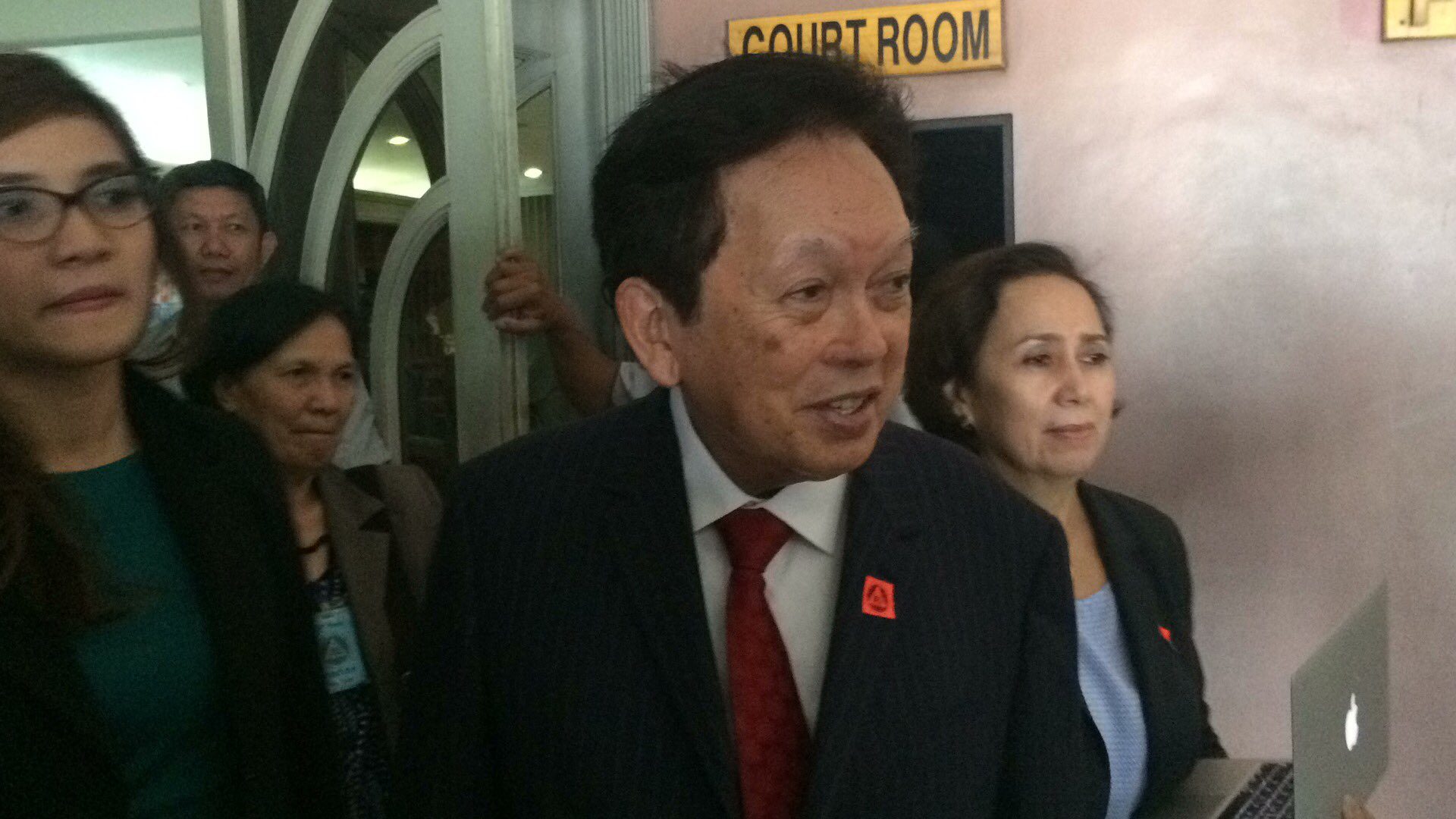 Is Estelito Mendoza joining Marcos’ legal team for his election case?