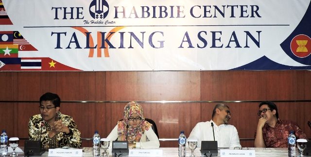 CONCERNS. The Habibie Center Researcher Fina Astarina (second left) at a discussion. Documentation from The Habibie Center   