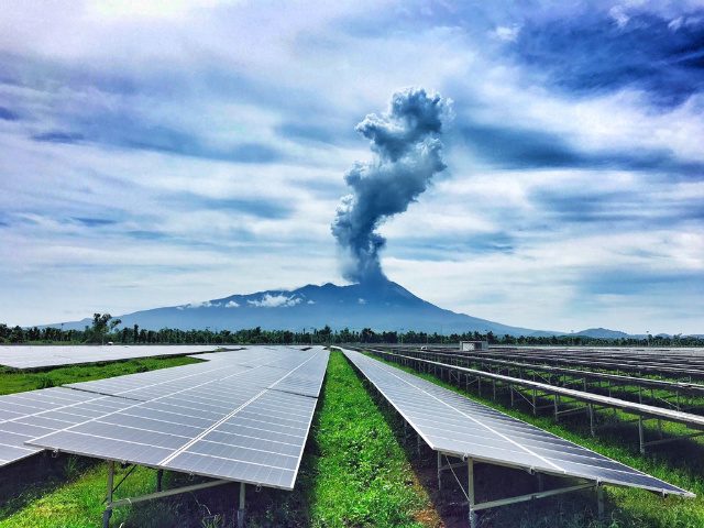 Mount Kanlaon erupts anew