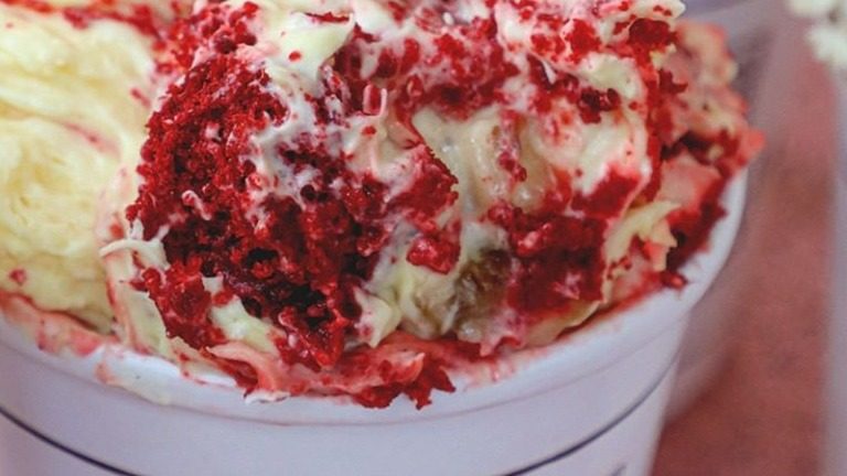 LOOK: There’s a new Red Velvet Banana Pudding from M Bakery