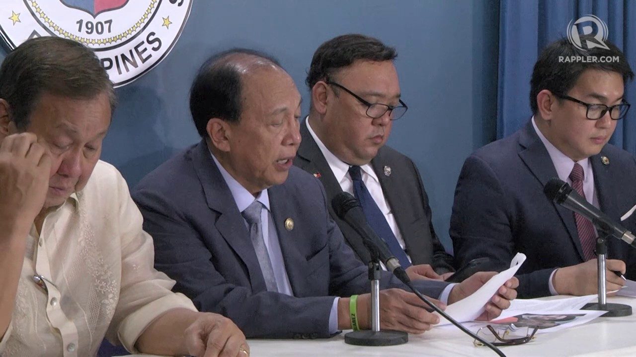 HOUSE MINORITY. Suarez (2nd from left) are joined in the minority bloc by Representatives Lito Atienza, Harry Roque, and John Bertiz. Photo by Rappler  